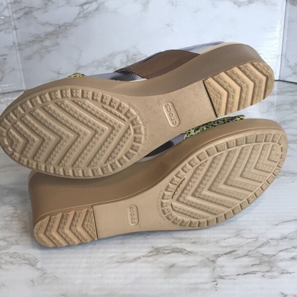 Crocs Leigh II 2-Strap Graphic Open Toe Wedge Heel Sandals size 10 - Picture 8 of 10